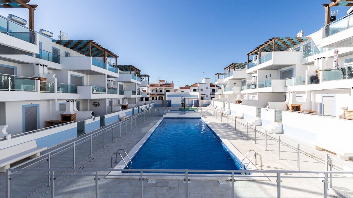 Manta Rota Apartment | Apartment in condominium with pool 700m from the beach by AlgarveManta (7T3)