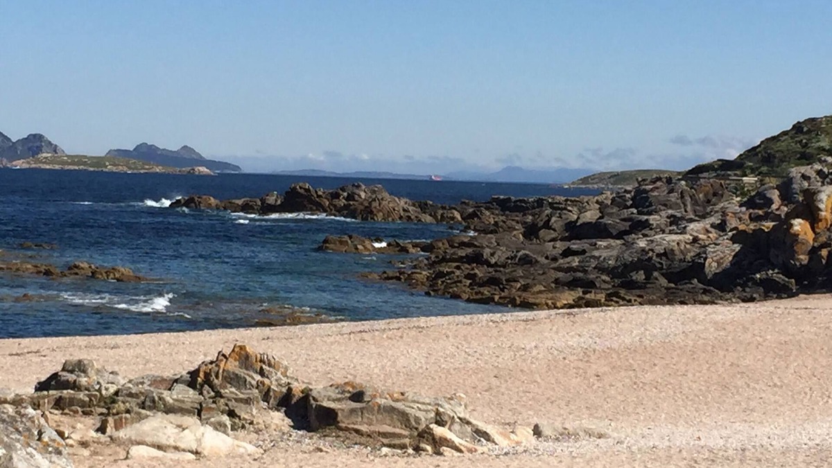 Baiona Old Town Apartment | Apartment in Baiona in front of the Beach and Parador de Baiona