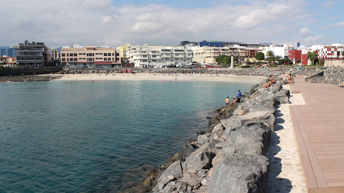 Puerto del Rosario Condo | Apartment in the capital - Airport nearby, beaches, hospital, buses, WIFI