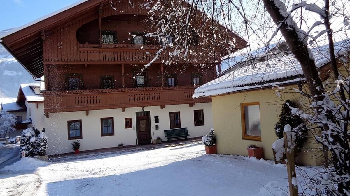 Fuegen Apartment | Apartment in Fügen near Hochzillertal Skiing