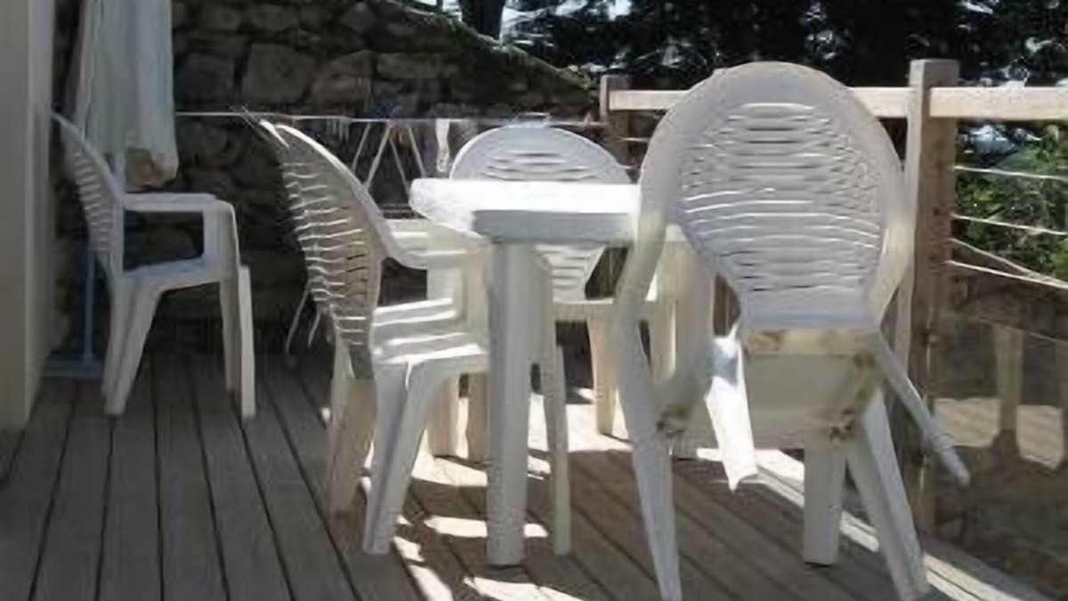 Arradon Apartment | Apartment in farmhouse Renovated 2009 Terrace Morbihan, garden