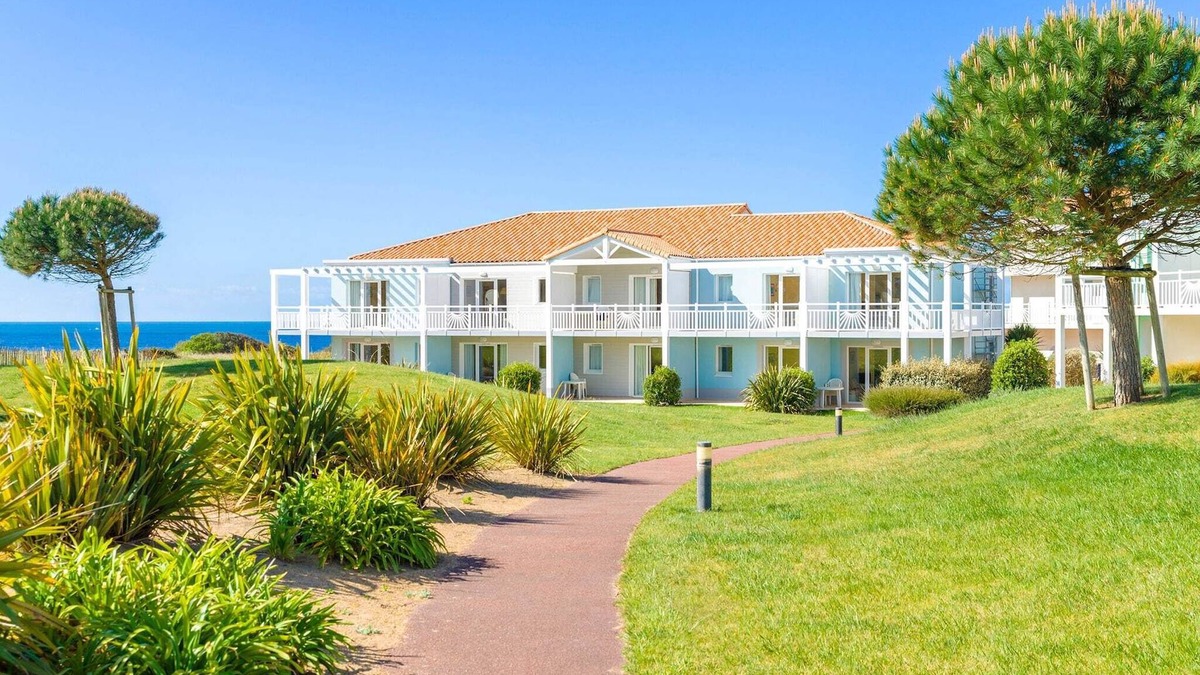 Chateau-d'Olonne Apartment | Apartment in France near Scenic Views