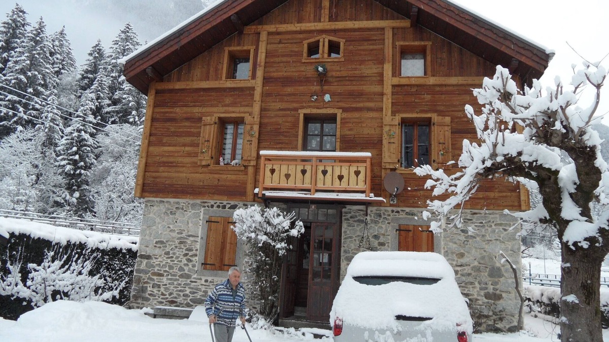 Les Bossons Apartment | Apartment in chalet located 2.5 km from the center of Chamonix, for 2 to 4 people