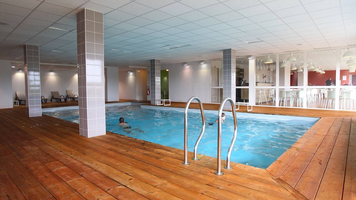 Roz-sur-Couesnon Apartment | Apartment in France with Stunning Polder Views