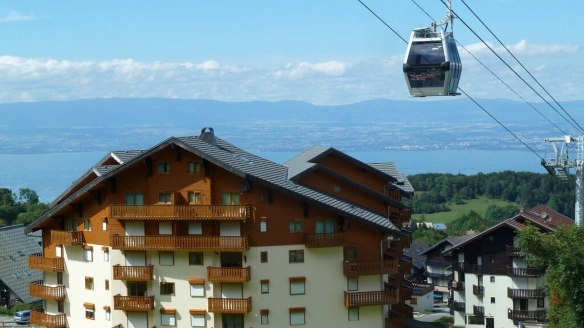 Thollon-les-Memises Apartment | Apartment in a chalet at the residence L'Igloo