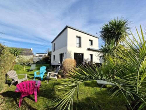 Carantec House | Apartment in France near Scenic Coastline