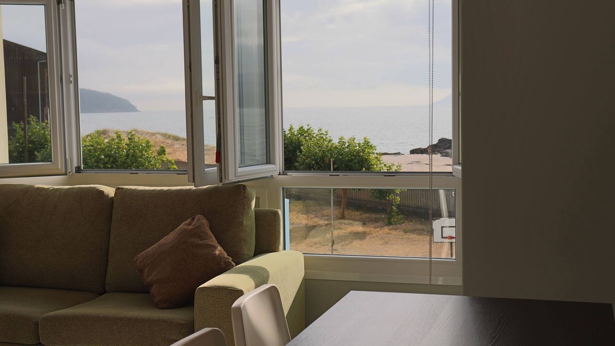Portosin Apartment | Apartment in front of the beach of Coira in the center of Portosin