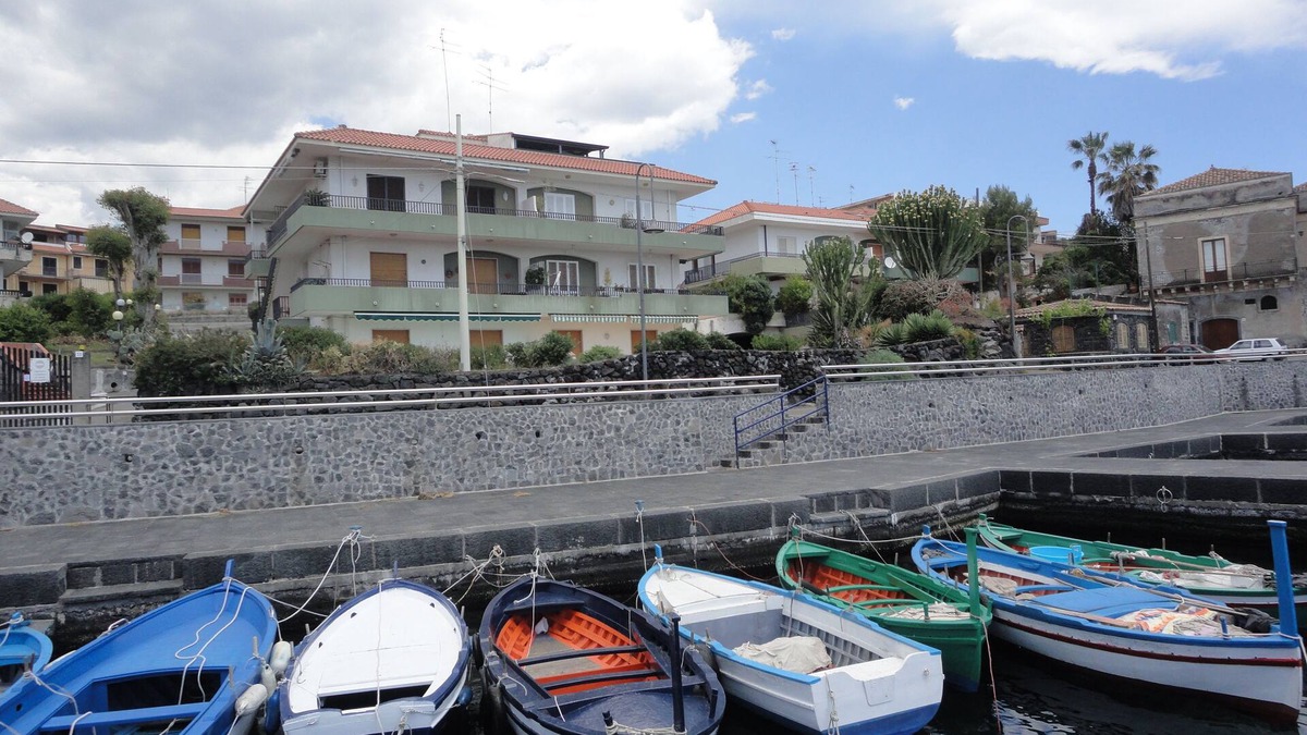 Stazzo Apartment | Apartment in front of the sea