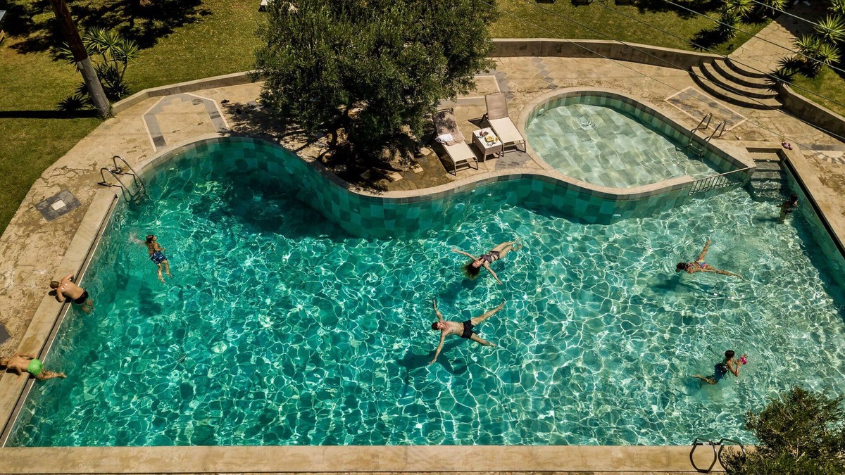Gerakini Apartment | Apartment in Gerakini with a shared swimming pool