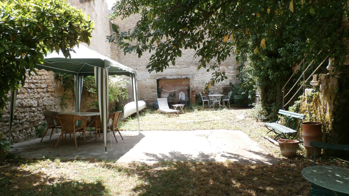 Gray Apartment | Apartment In Gray, Nr. Dijon, Burgundy, France