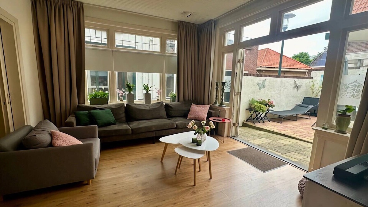 Groenlo Apartment | Apartment in Groenlo with Private Garden