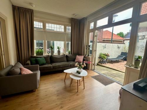 Groenlo Apartment | Apartment in Groenlo with Private Garden