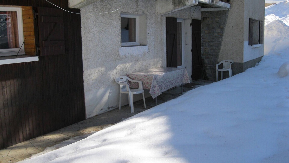 Les Claux Apartment | Apartment in ground floor chalet