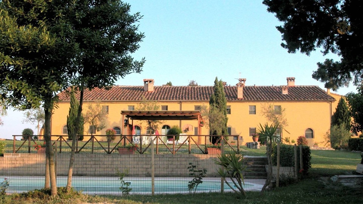 Collesalvetti Apartment | Apartment in Guasticce with shared pool