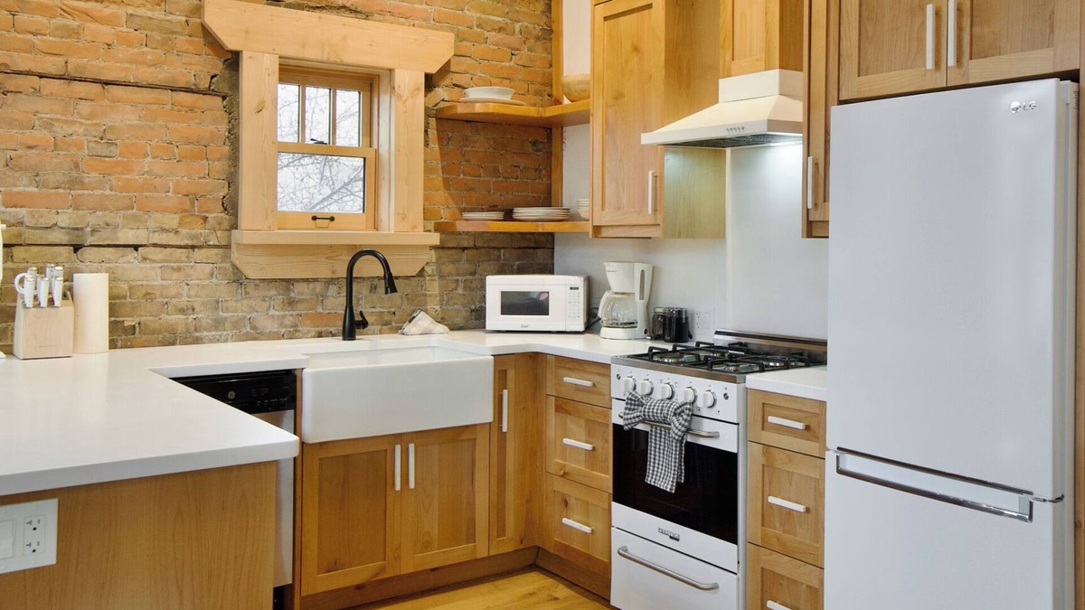 East Kootenay Apartment | Apartment in historic Downtown/Fully renovated