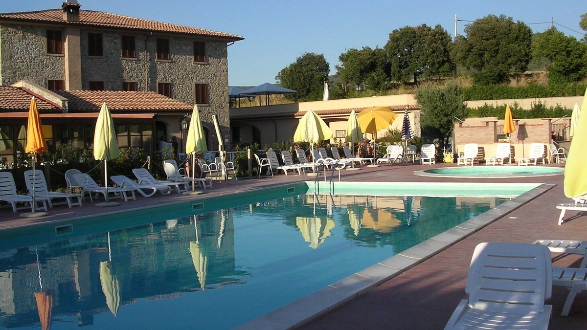 Pomaia Apartment | Apartment in house with a terrace and beautiful view. Three-room 4 persons