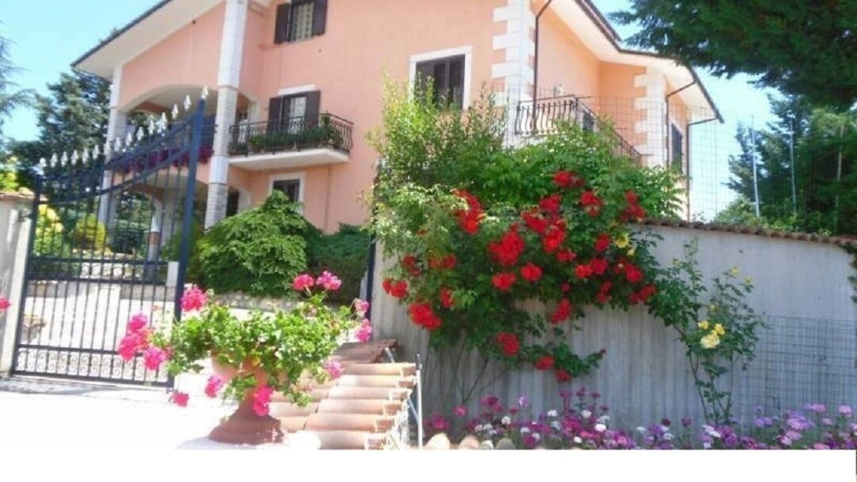 Cagnano Amiterno Apartment | Apartment in Villa suitable for workers and companies involved in the reconstruction.
