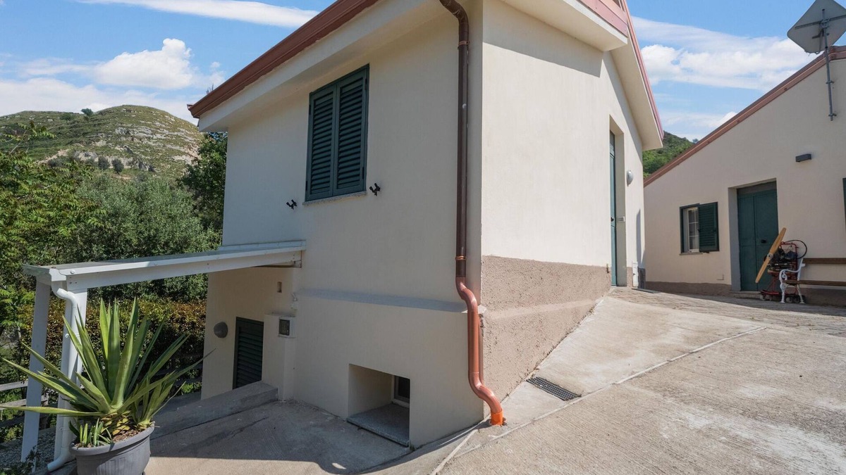 Gasponi Apartment | Apartment in Tropea with Mountain Views