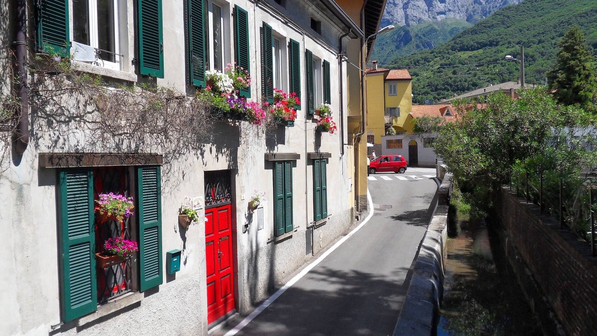 Mandello del Lario Apartment | Apartment in the center, near the train station