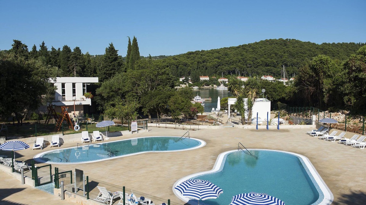Cove Tri Zala (Zrnovo) Apartment | Apartment in Korculla with pool
