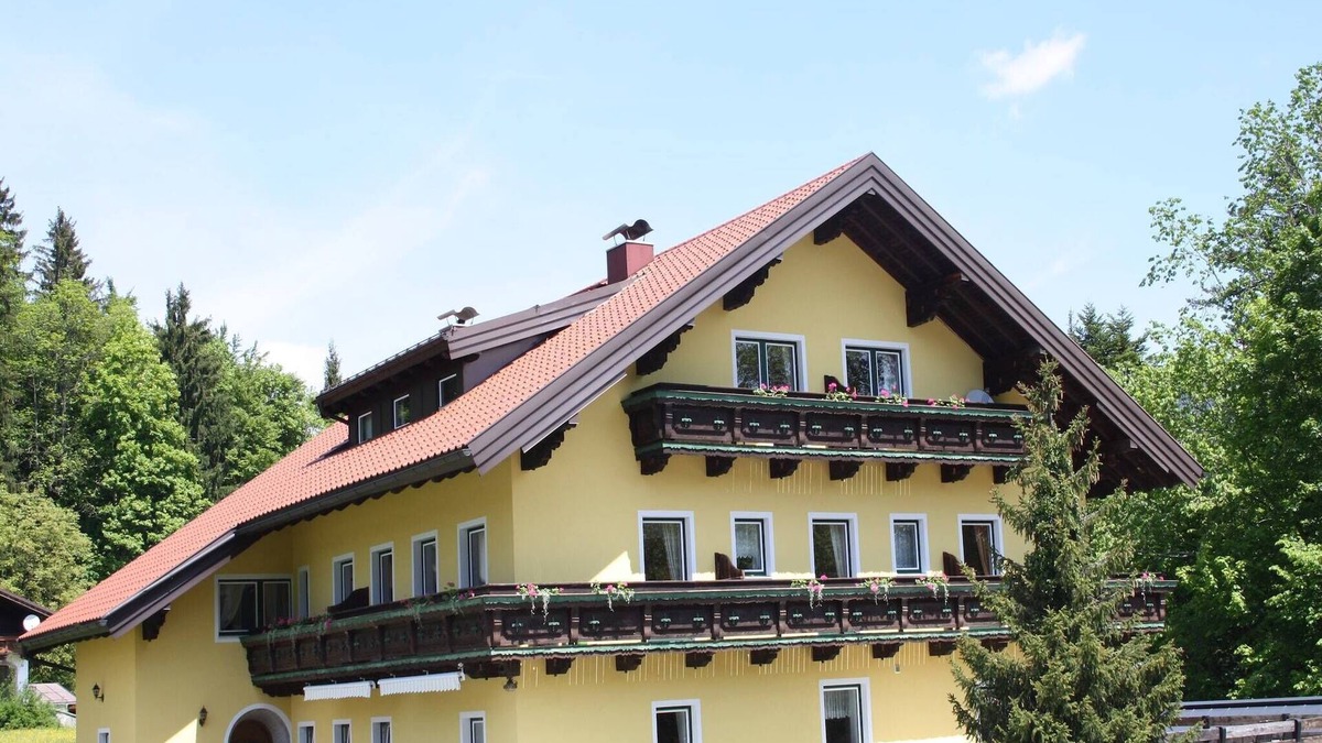 Krispl Apartment | Apartment in Krispl with outdoor pool