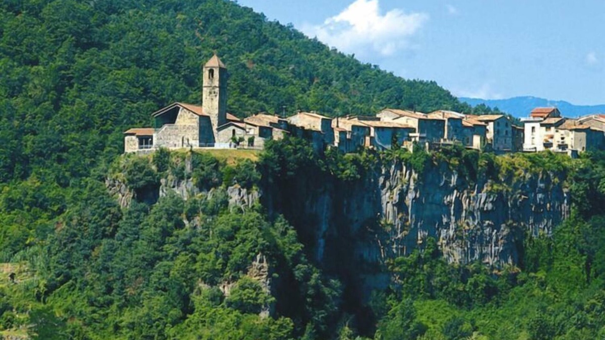 L'Escala Apartment | Apartment in La Escala with garden furniture