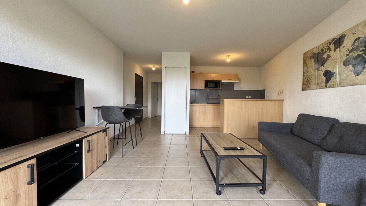 Pin - Vert Galant Apartment | Apartment in Le Mans near 24 Hours Circuit