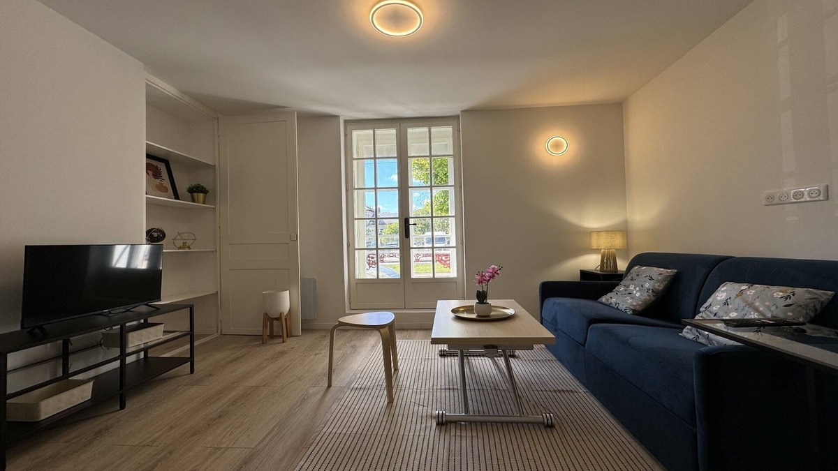 Maillets - Bellevue Apartment | Apartment in Le Mans with Private Terrace