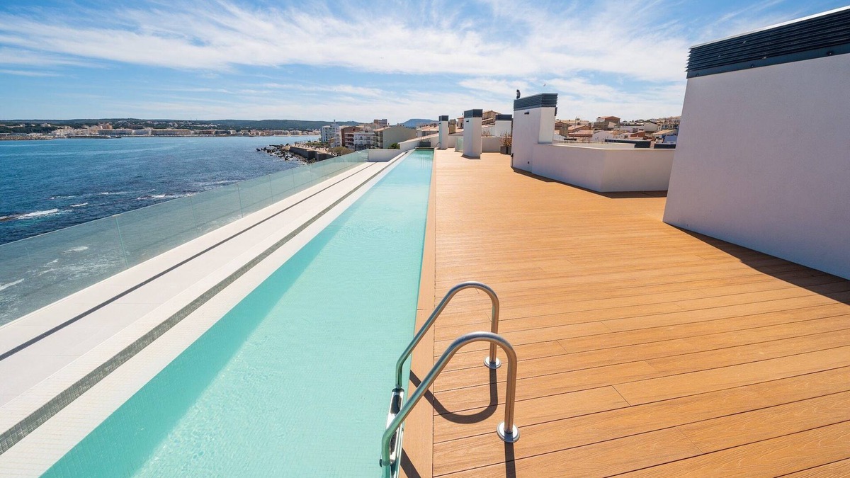 L'Escala Apartment | Apartment in L’Escala near Beaches & Pool