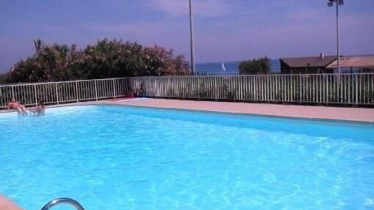 Prunete Apartment | Apartment in luxury tree-lined residence, direct access to the beach