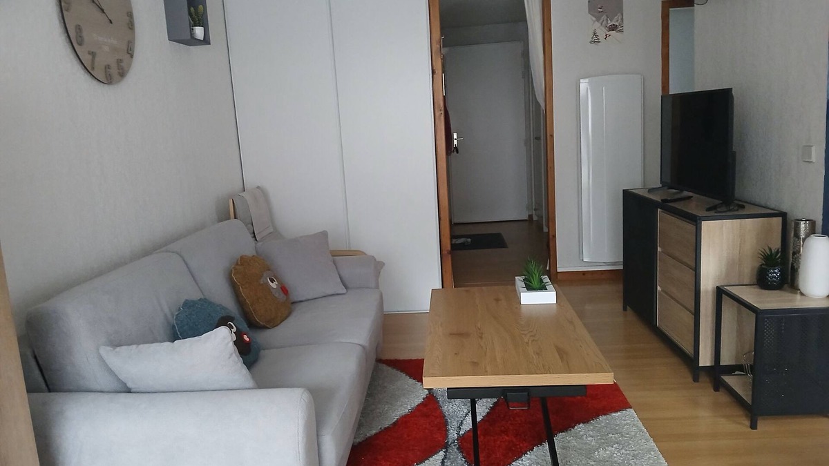 Esquieze-Sere Apartment | Apartment in LUZ SAINT SAUVEUR, comfortable