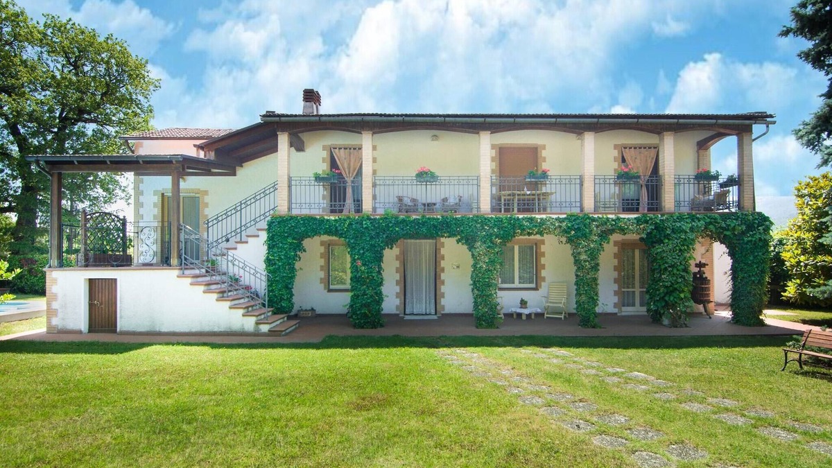 Pievefavera Apartment | Apartment in Marche near Lame Rosse