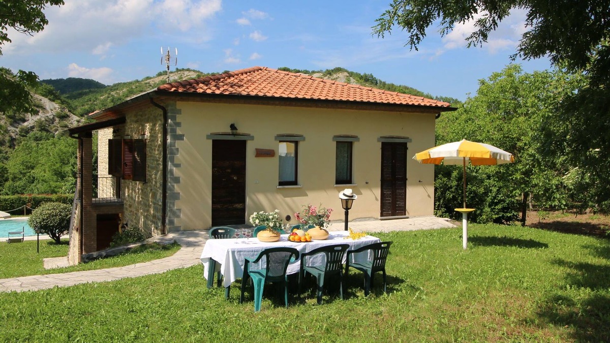Apecchio Cottage | Apartment in Marche with Pool and Mountain Views
