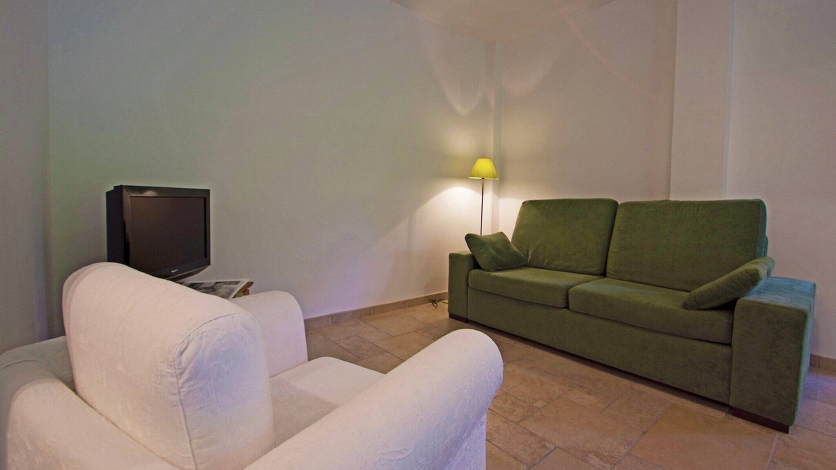 Montauroux Apartment | Apartment in Montauroux with Pool & Forest Views