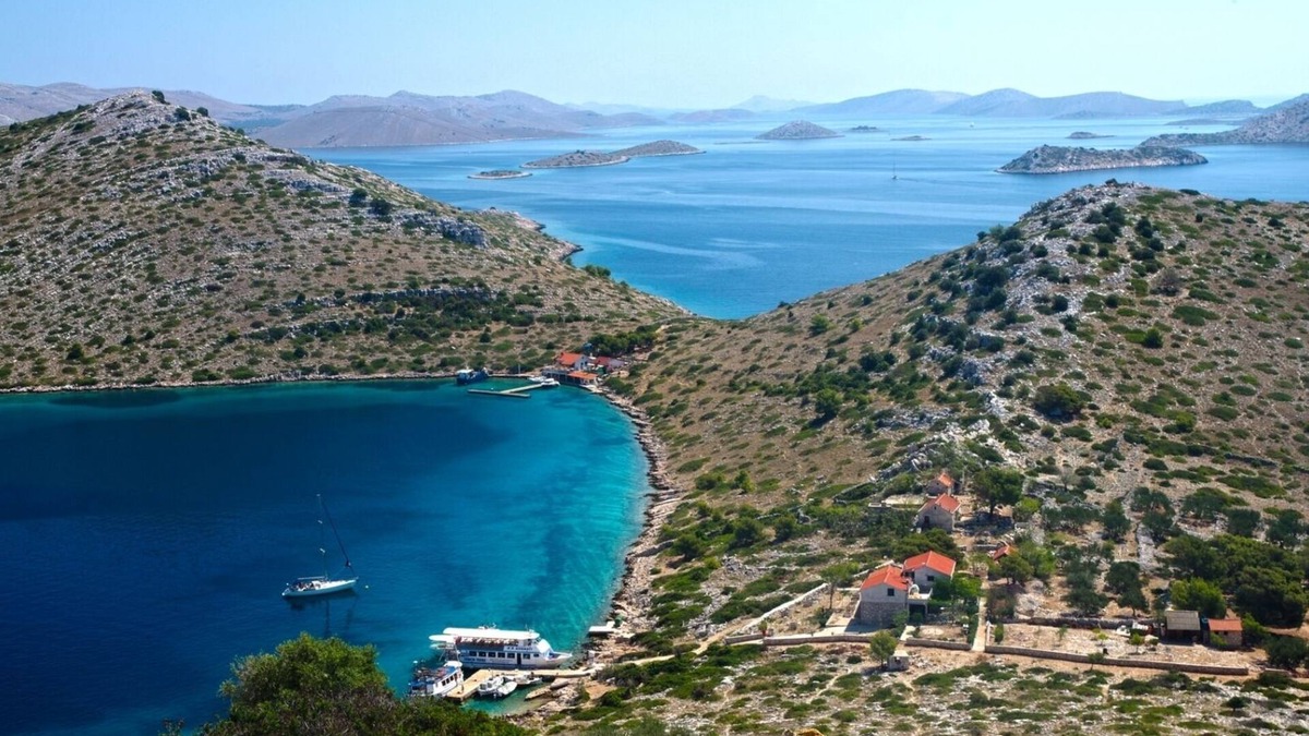 Nin Apartment | Apartment in Nin with Terrace, Air condition, WIFI (3718-1)