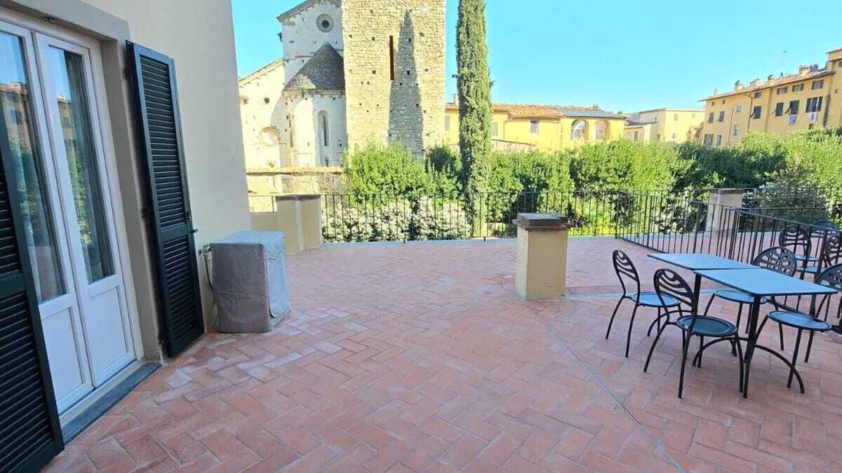 Pistoia Apartment | Apartment in nobiliar palace with terrace in center of the city