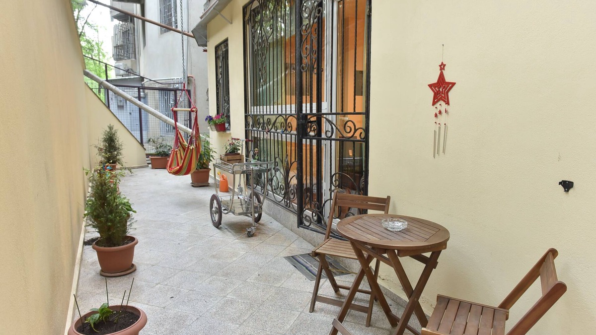 Sololaki Apartment | Apartment in old Tbilisi