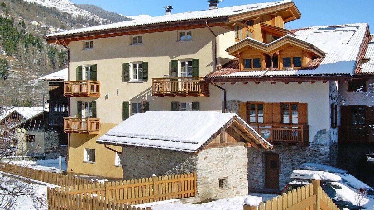 Pellizzano Apartment | Apartment in Pellizzano with paid sauna