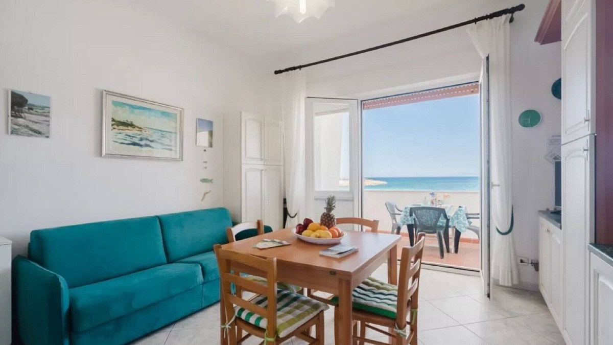 Porto Torres Apartment | Apartment in Porto Torres with Private Terrace