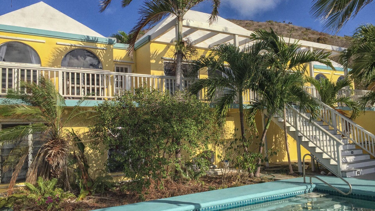 Slob Apartment | Apartment In Private Villa With Pool And Short Walk To Beach.