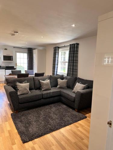 Inchmarlo Apartment | Apartment in Queens Court, Banchory