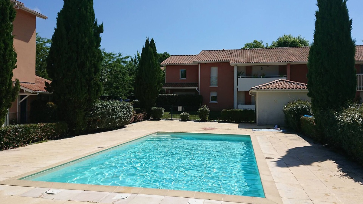 Dax Apartment | Apartment in quiet residence with swimming pool - lots of trees and sunshine