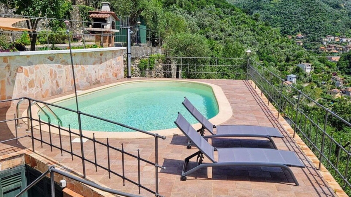 Recco Apartment | Apartment in Recco with 1 bedrooms sleeps 4