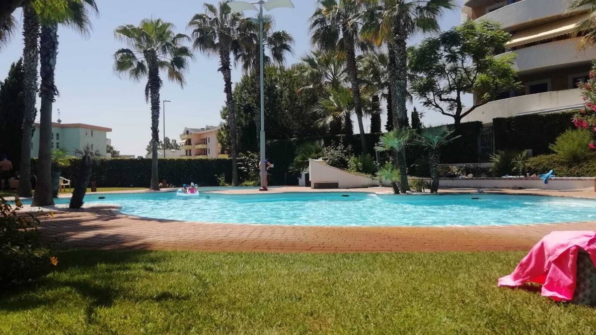 Giulianova House | Apartment in residence with swimming pool 200m from the sea