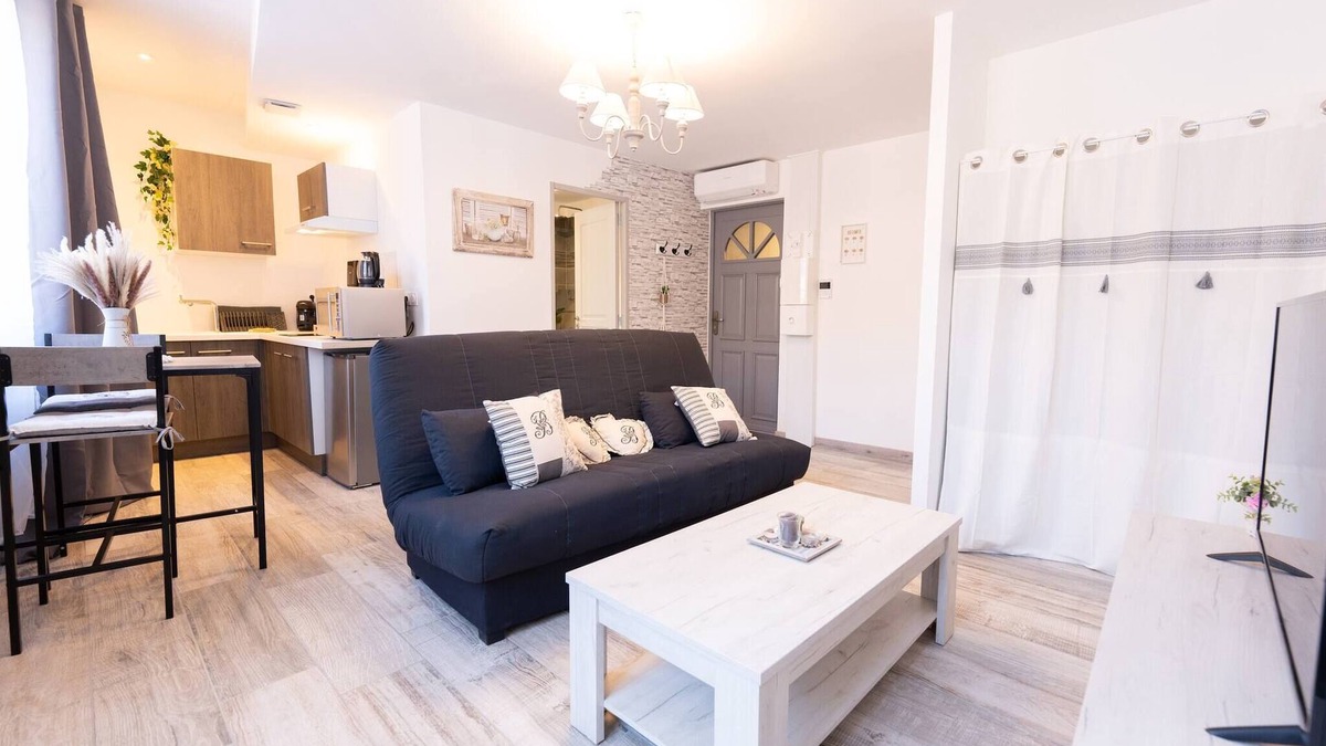 Riez Apartment | Apartment In Riez With Other, Security/Safety, Internet