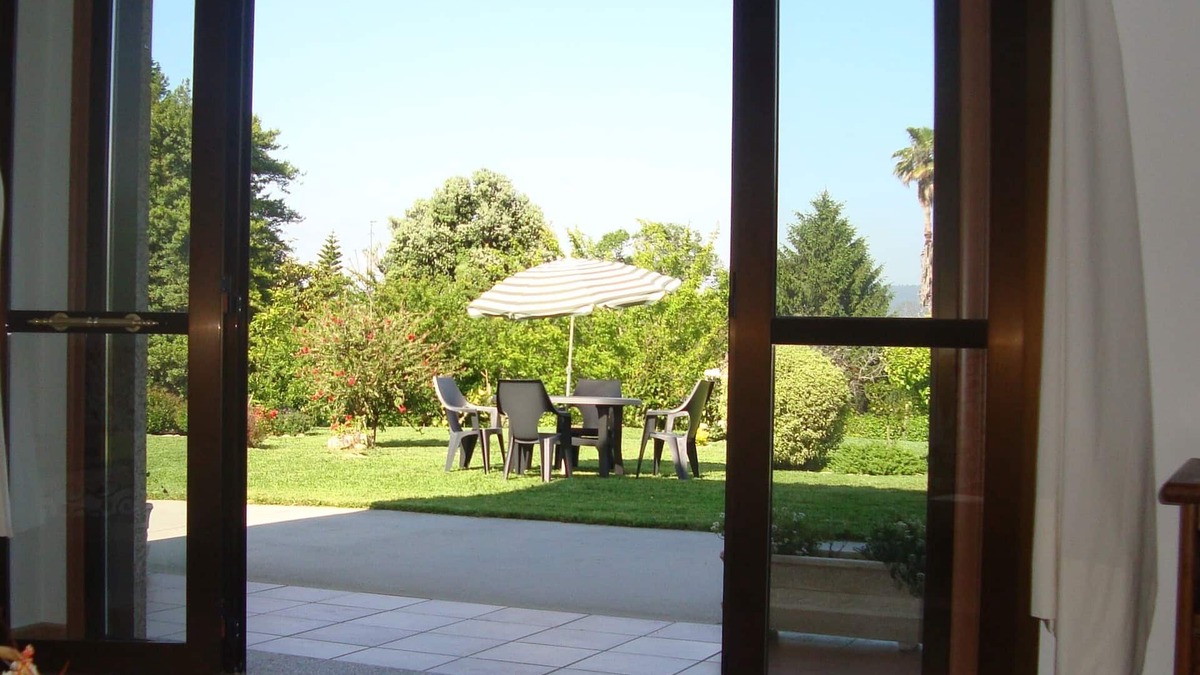 Villalonga Apartment | APARTMENT IN RURAL HOUSE OF SANXENXO, AREA NEAR THE SEA WITH WIFI and FREE PARKING