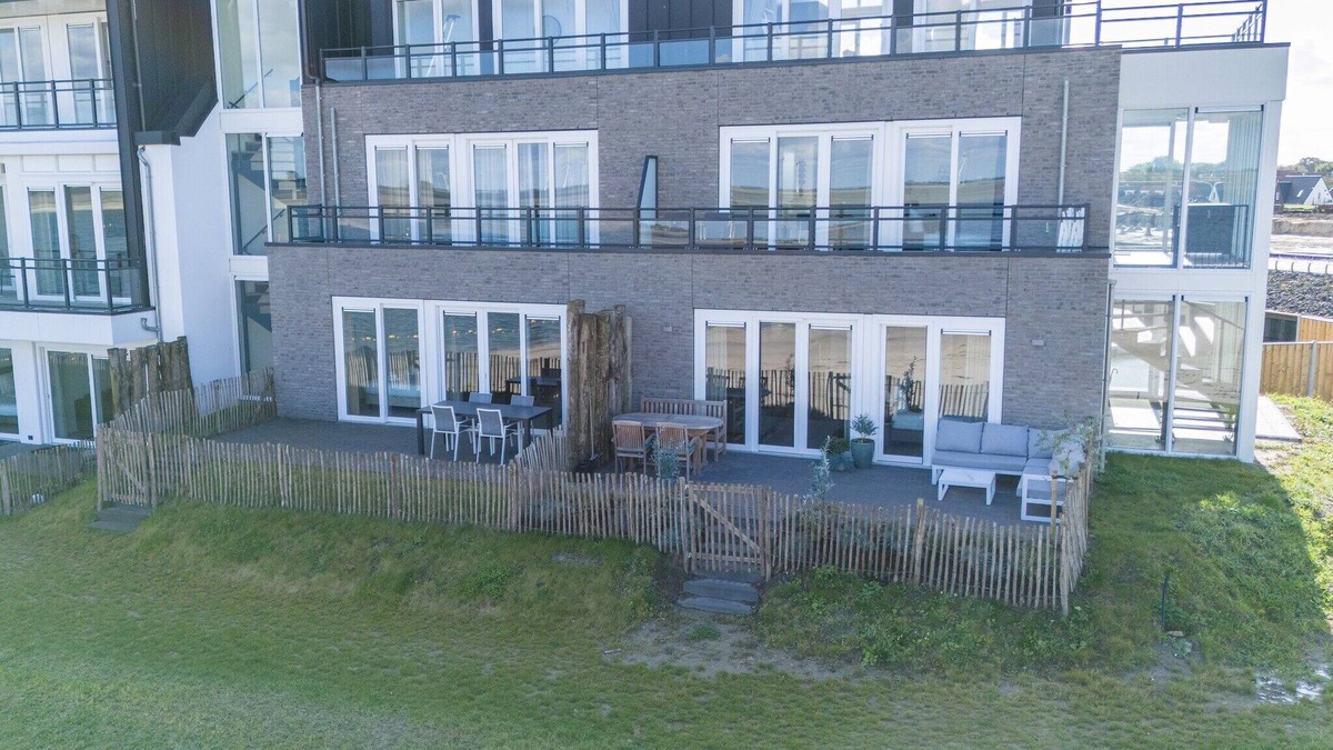 Sint-Annaland Apartment | Apartment in Sint-Annaland with Beach Access