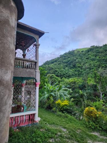 Yallahs Apartment | Apartment in St Thomas Jamaica sleeps 7 plus private parking off street
