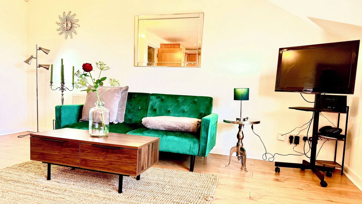 Swinton Apartment | Apartment in Swinton with Free Parking– Sleeps 4