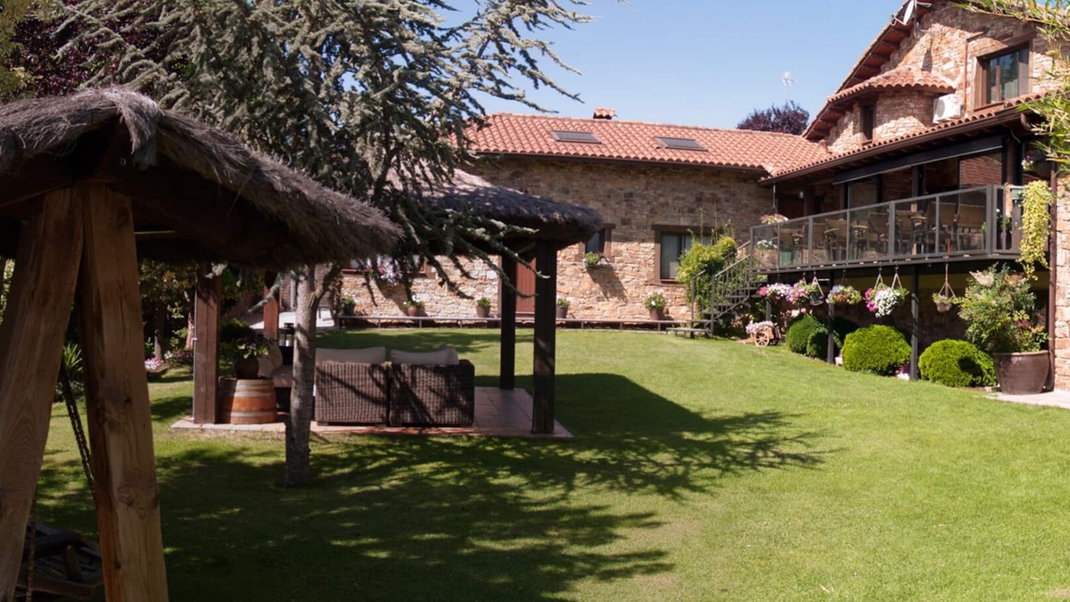 Manjiron Apartment | Apartment in the Sierra, duplex type with 2 bedrooms and Garden